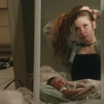 Cena do documentário Baby/Girls mostrando adolescentes em Springdale, Arkansas, durante o festival SXSW para crítica de cinema.