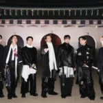 Integrantes do grupo sul-coreano BTS durante a performance do especial The Comeback Live na Netflix.