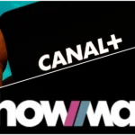 Logotipo da plataforma de streaming Showmax exibido em uma tela digital com fundo escuro e iluminação azul.