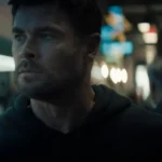 Elenco de Crime 101 em cena do filme que estreia no Prime Video