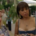 Atrizes Kerry Washington e Elisabeth Moss em cena da série Mulheres Imperfeitas da Apple TV+.
