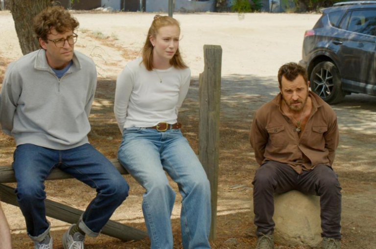 A atriz Hannah Einbinder em cena da comédia Seekers of Infinite Love apresentada no SXSW.