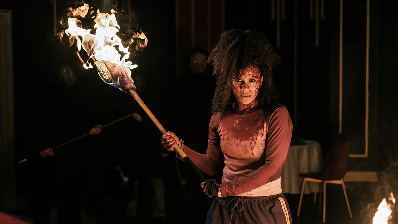 Zazie Beetz em cena de ação sangrenta em They Will Kill You