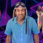 Danny Go em cena da série infantil que estreia na Netflix com músicas e dança