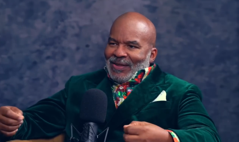 David Alan Grier em entrevista comentando recusa de papéis em Ace Ventura e Seinfeld