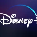 Logo do Disney+ em destaque com referência à parceria com a emissora italiana RAI
