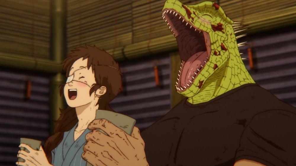 Caiman, o protagonista com cabeça de lagarto, em uma cena de ação sombria e urbana característica do anime Dorohedoro.
