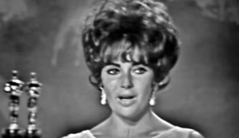 A atriz Elizabeth Taylor em cena do filme Disque Butterfield 8.