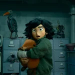 A protagonista Mabel em sua forma de castor robótico interagindo com a fauna da clareira no filme Hoppers da Pixar.