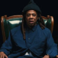 Jay-Z em entrevista à GQ discutindo processo arquivado e turbulência do rap