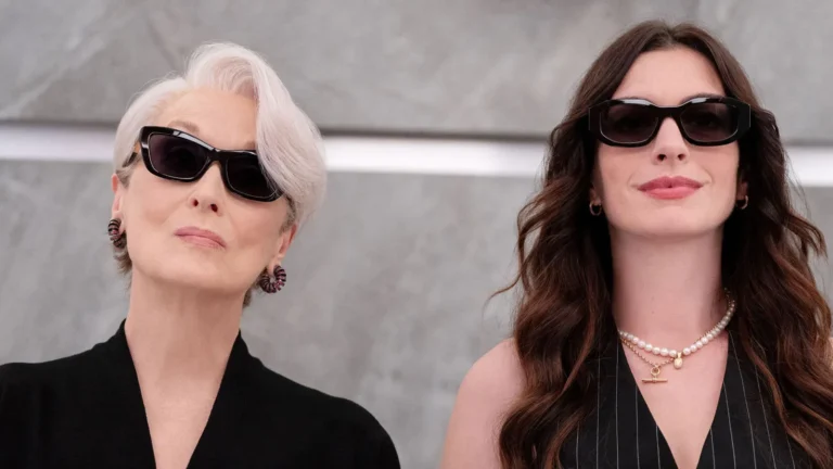 O Diabo Veste Prada cena de desfile com Miranda Priestly e Andy Sachs na sequência