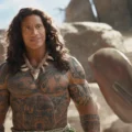 Dwayne Johnson caracterizado como Maui no live-action de Moana