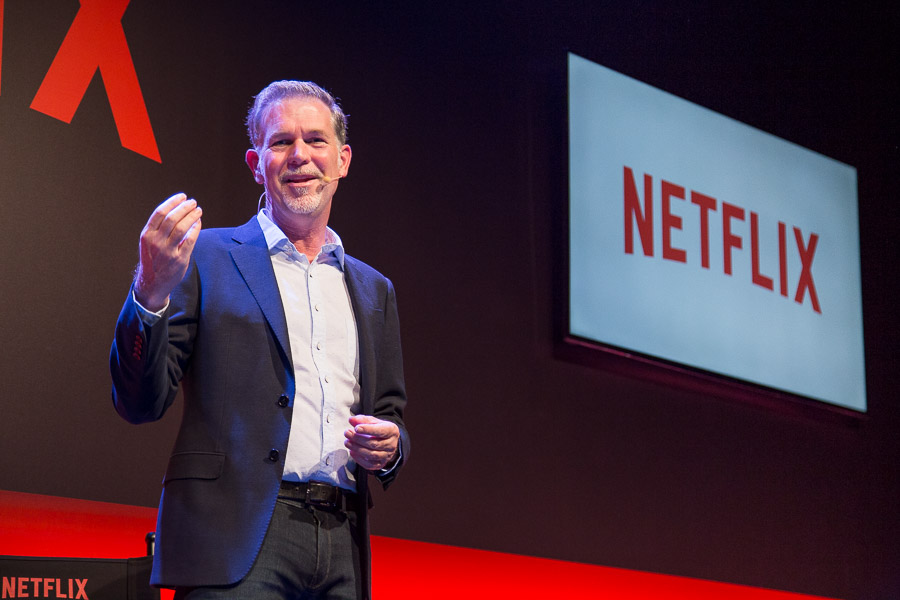 Executivos da Netflix em evento oficial da plataforma de streaming.