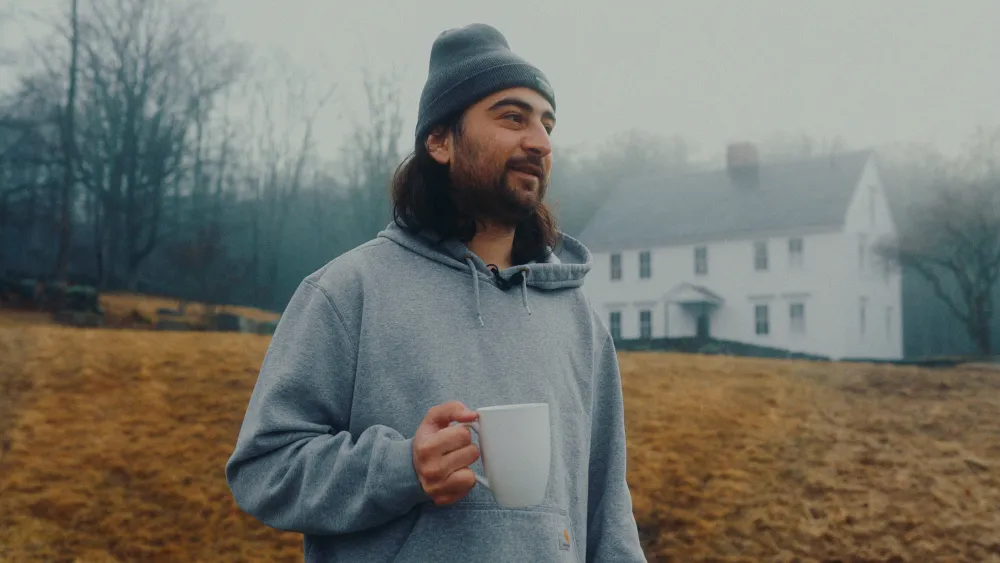 Noah Kahan em cena do documentário Out of Body da Netflix