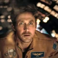 Projeto Ave Maria apresenta Ryan Gosling como um biólogo em missão espacial para salvar a Terra em cena da superprodução dirigida por Phil Lord e Chris Miller.