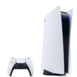 Console PS5 exibido com controle DualSense em destaque