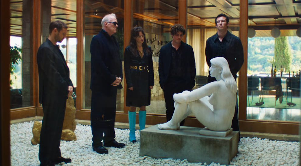 Pamela Anderson no set de Rosebush Pruning dirigido por Karim Aïnouz