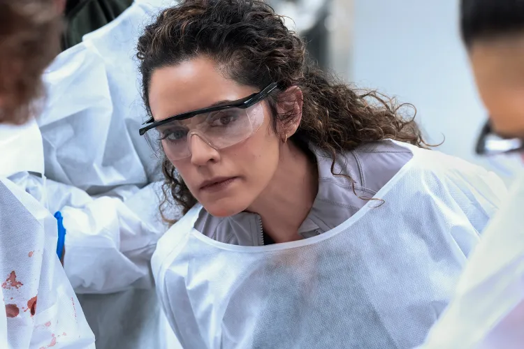 Sepideh Moafi comenta decisão de manter seu nome no início da carreira