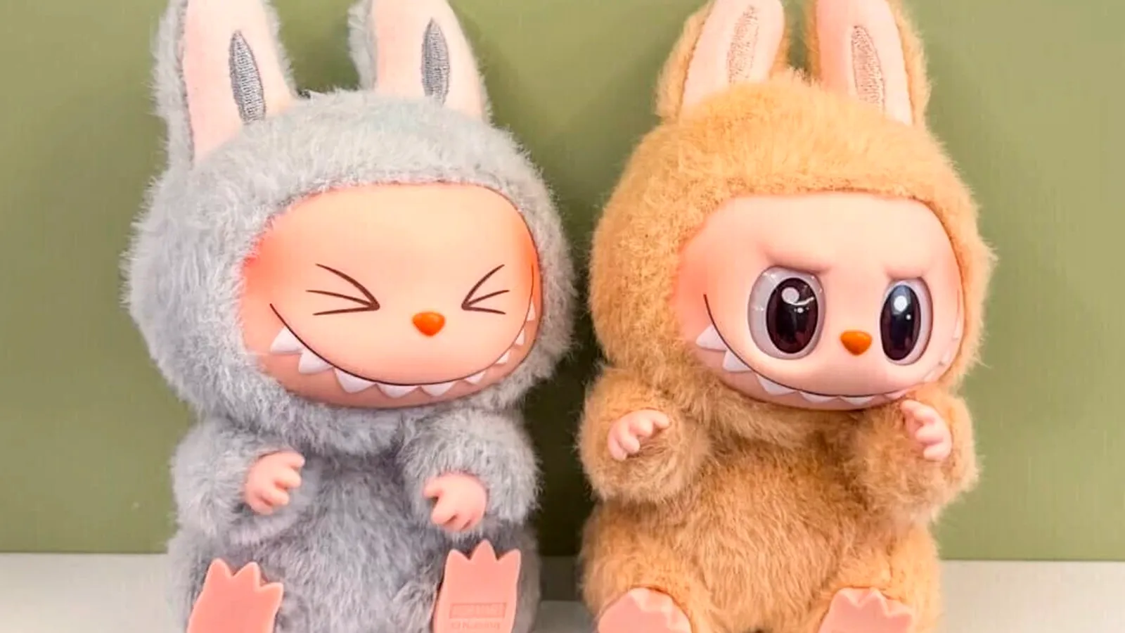 Boneco Labubu da Pop Mart em destaque para anúncio de filme da Sony.