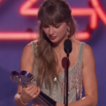 Taylor Swift recebe prêmio no iHeartRadio Music Awards 2026