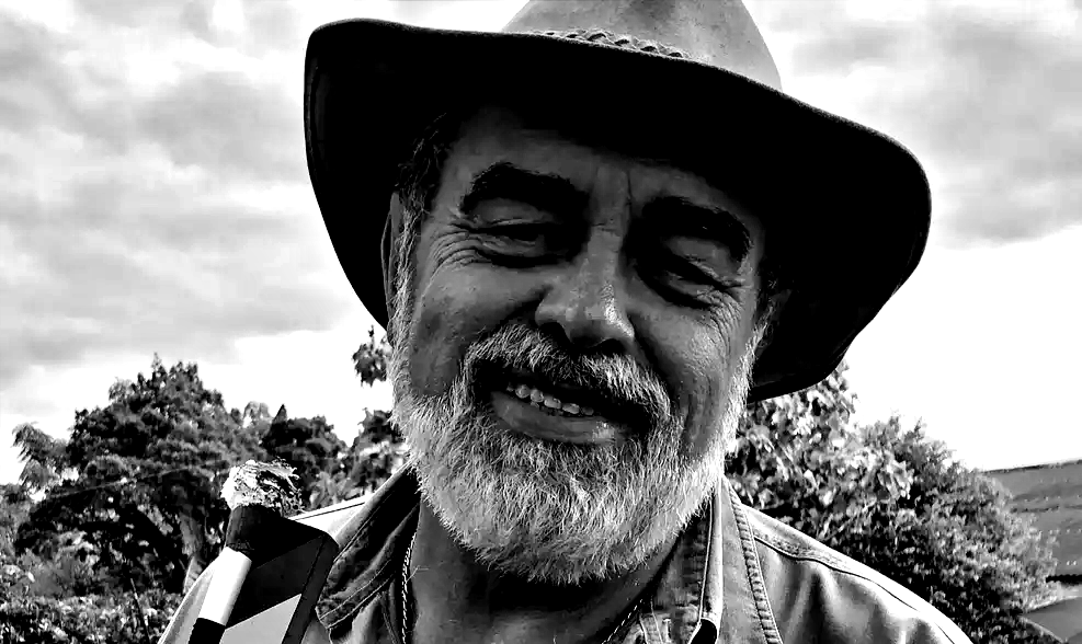 Luís Franke em estúdio de dublagem, conhecido por dar voz a Darth Sidious no Brasil Luís Franke em estúdio de dublagem, conhecido por dar voz a Darth Sidious no Brasil