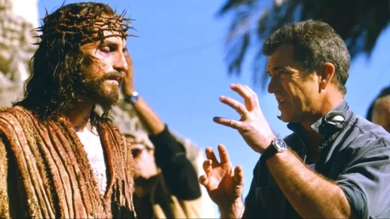 Cena de A Paixão de Cristo dirigido por Mel Gibson com foco em Jesus interpretado por Jim Caviezel