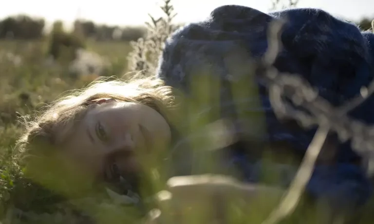 Cineasta Alanté Kavaïté durante coletiva do Festival Imovision 2026