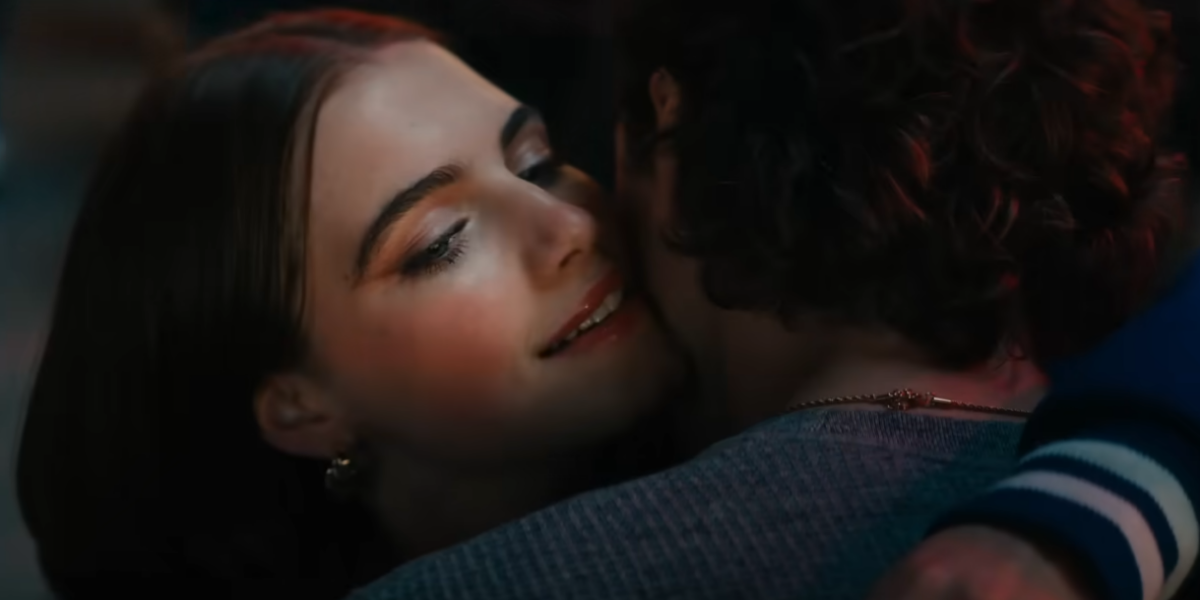 Amores Improváveis apresenta trailer com romance universitário no hóquei e estreia marcada para 13 de maio no Prime Video