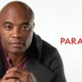 Anderson Silva em evento de assinatura com a agência Paradigm, expandindo carreira no MMA e entretenimento