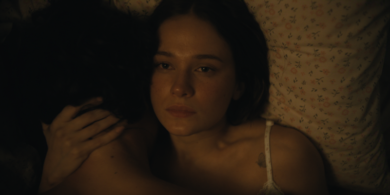 Cailee Spaeny como Ashley Miller no episódio 201 de 'Beef'