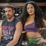 Bella Campos em evento de divulgação da novela Vale Tudo durante entrevistas promocionais