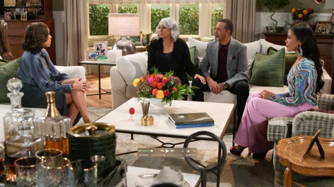 Daphnee Duplaix (à esquerda), Tamara Tunie, Clifton Davis e Karla Mosley em 'Beyond the Gates'.