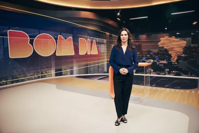 Ana Paula Araújo no novo estúdio do Bom Dia Brasil
