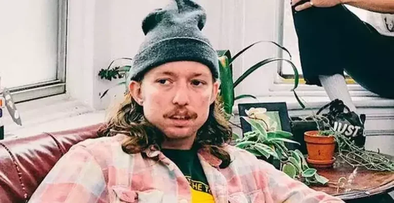 Brady Ebert, ex-guitarrista do Turnstile, envolvido em caso criminal nos Estados Unidos