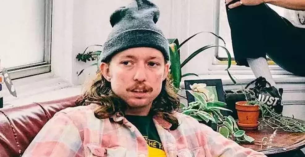 Brady Ebert, ex-guitarrista do Turnstile, envolvido em caso criminal nos Estados Unidos