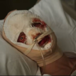 Cena do filme Cara de Barro mostra transformação do vilão em trailer divulgado pela DC Studios
