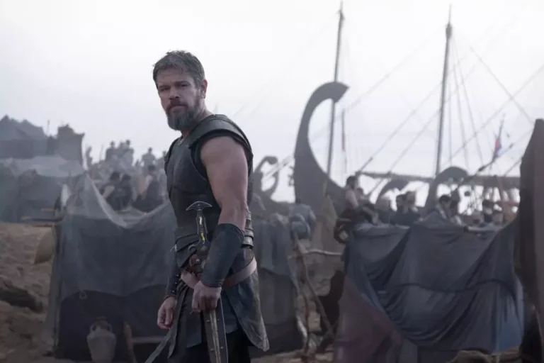 Christopher Nolan durante painel comentando produção de A Odisseia na CinemaCon