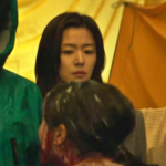 Cena de pânico e mortos-vivos no trailer do filme de terror sul-coreano Colony.