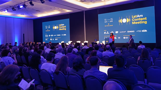 Painelistas discutem estratégias de mercado e parcerias globais durante o Latam Content Meeting em São Paulo.
