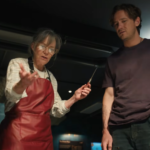 Criaturas Incrivelmente Brilhantes mostra Sally Field e Lewis Pullman ao lado de polvo gigante em cena do trailer