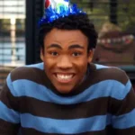 Donald Glover durante entrevista sobre Community: O Filme