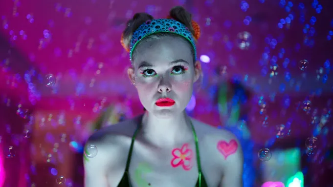 Elle Fanning em 'Margo's Got Money Troubles'