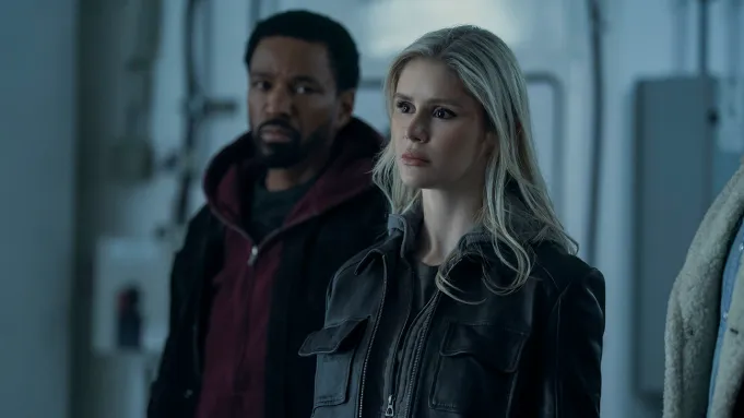 Atriz Erin Moriarty em cena de The Boys durante quinta temporada