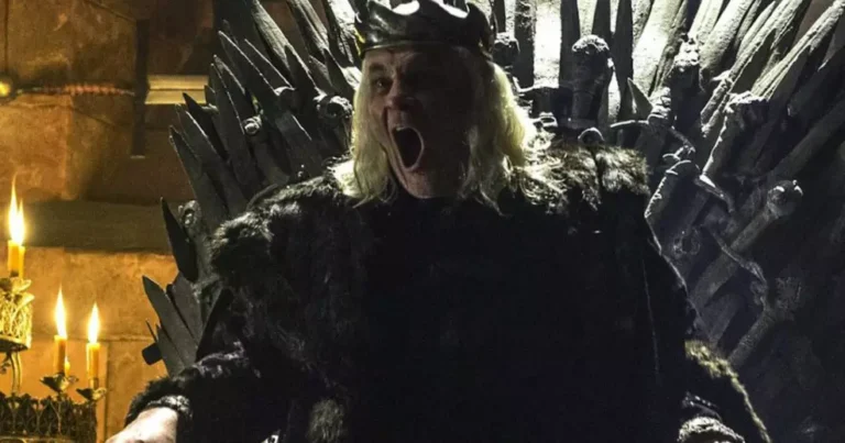 Arte de Game of Thrones com referência ao Rei Louco, tema da nova peça teatral da franquia