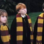 Drones formam cenas de Harry Potter durante show ao ar livre de aniversário