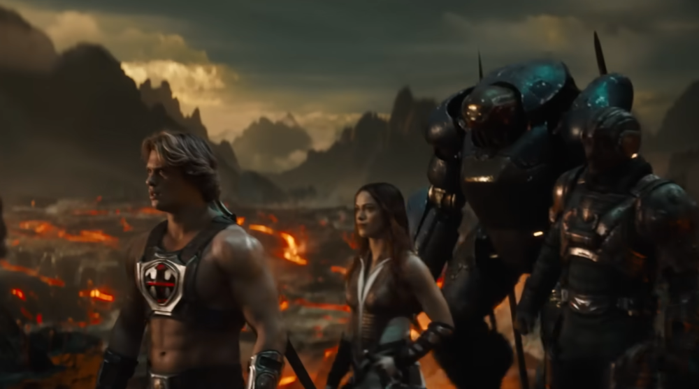 He-Man em cena do live-action com voz de Garcia Jr.