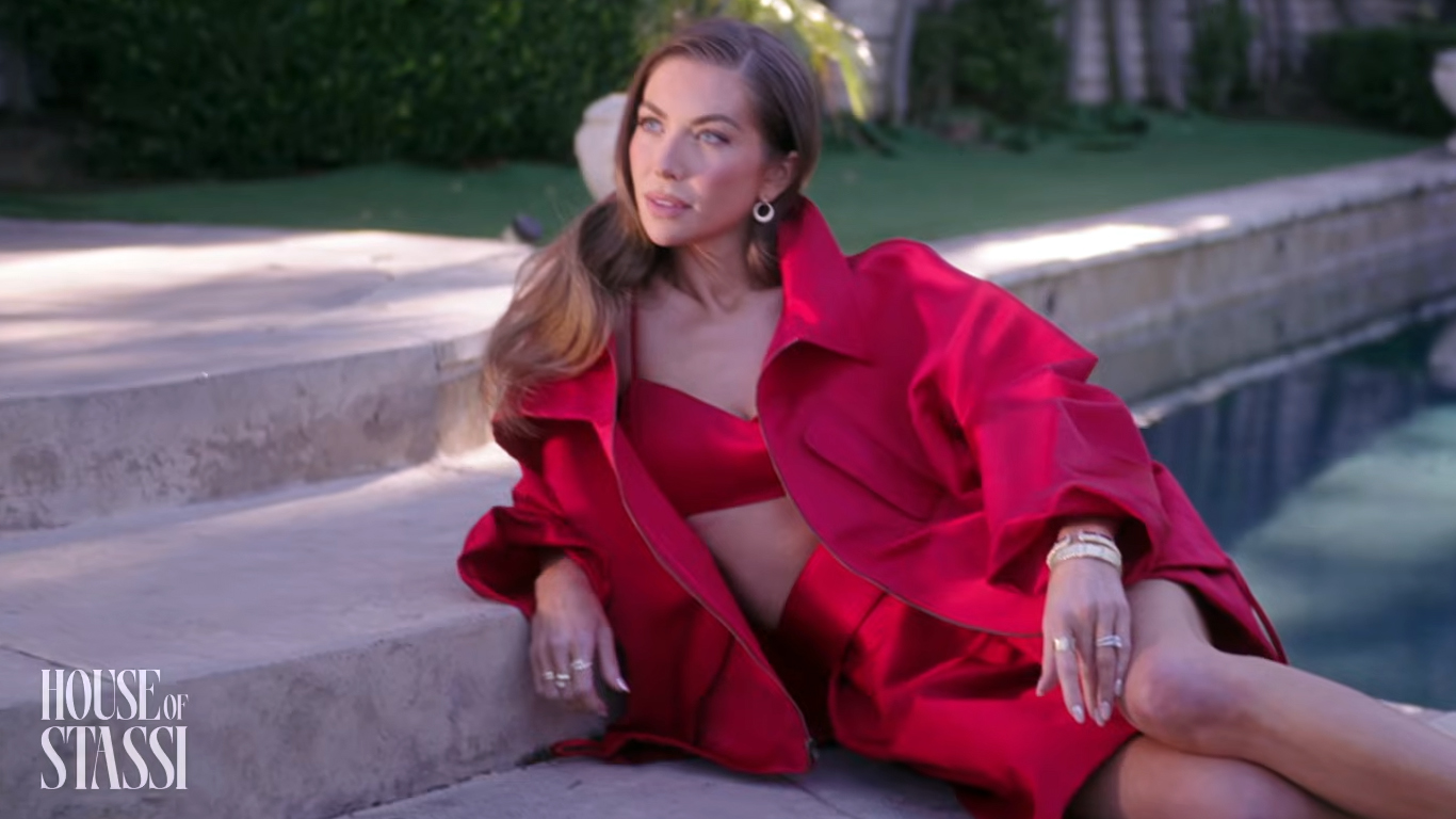 Stassi Schroeder em material promocional da nova série House of Stassi