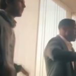 Jonathan Majors em cena de ação durante filmagem marcada por acidente e paralisação de equipe