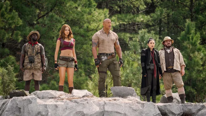 (Da esquerda para a direita) Kevin Hart, Karen Gillan, Dwayne Johnson, Awkwafina e Jack Black em 'Jumanji: Próxima Fase', de 2019.
