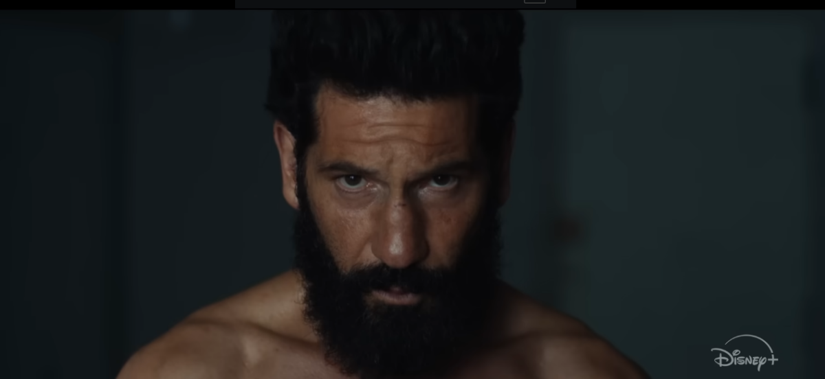 Justiceiro Uma Última Morte mostra Jon Bernthal como Frank Castle em cena sombria do trailer